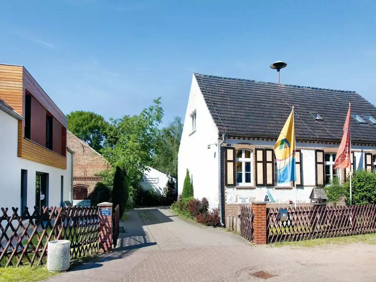 Häuser der Unterkunft Jugendherberge am Köthener See