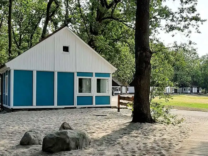 Häuser der Unterkunft Jugenddorf Müggelsee